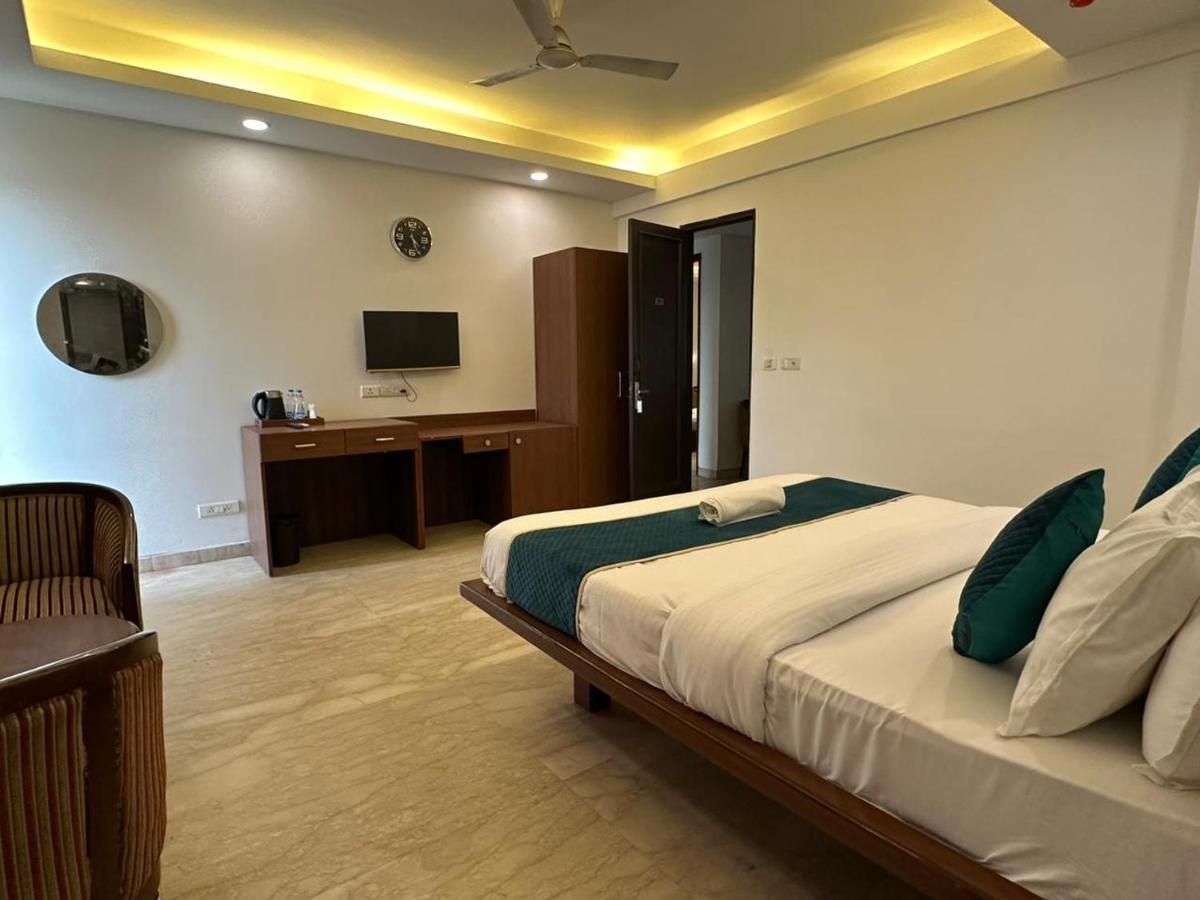 Hotel The Imperio Nowe Delhi Zewnętrze zdjęcie