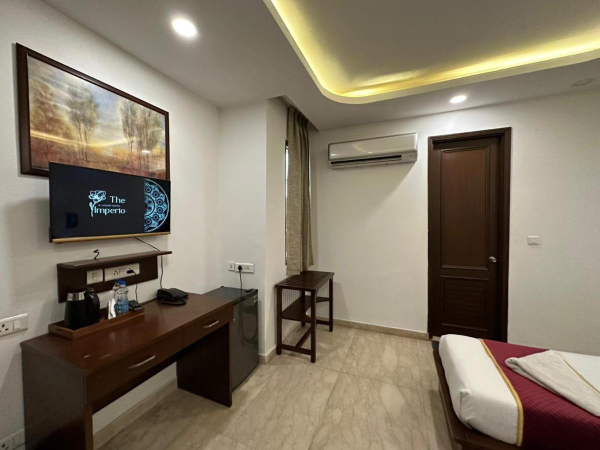 Hotel The Imperio Nowe Delhi Zewnętrze zdjęcie