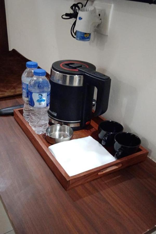 Hotel The Imperio Nowe Delhi Zewnętrze zdjęcie